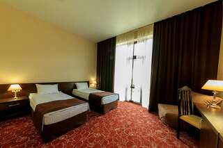 Гостиница Калифорния Геленджик Стандарт с видом на горы без балкона-7