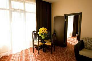 Гостиница Калифорния Геленджик Люкс с балконом и видом на море-2