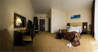 Гостиница Калифорния Геленджик Стандарт на втором этаже с балконом-7