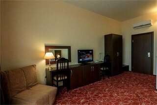 Гостиница Калифорния Геленджик Стандарт на втором этаже с балконом-2