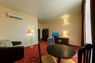 Гостиница Калифорния Геленджик Люкс с балконом и видом на море-5