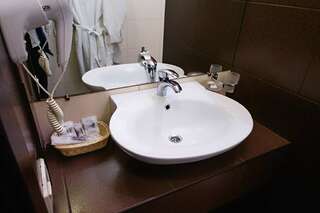 Гостиница Калифорния Геленджик Стандарт на втором этаже с балконом-13