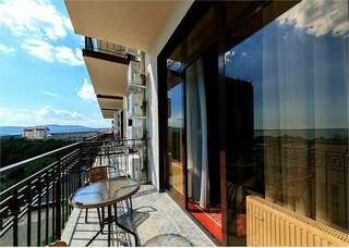 Гостиница Калифорния Геленджик Стандарт на втором этаже с балконом-3