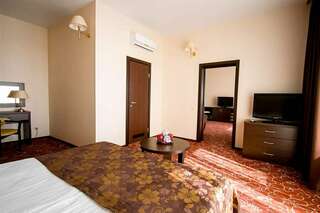 Гостиница Калифорния Геленджик Люкс с балконом и видом на море-6